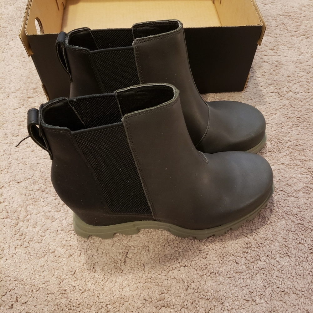 Sorel Womens Joan of Arctic Wedge III Chelsea Boot